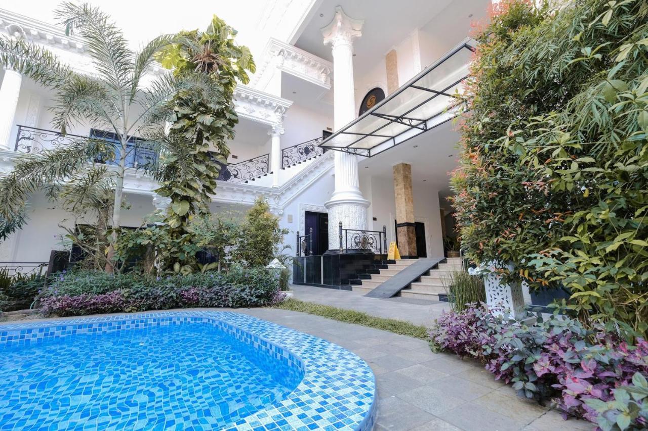 The Grand Palace Hotel Yogyakarta Dış mekan fotoğraf