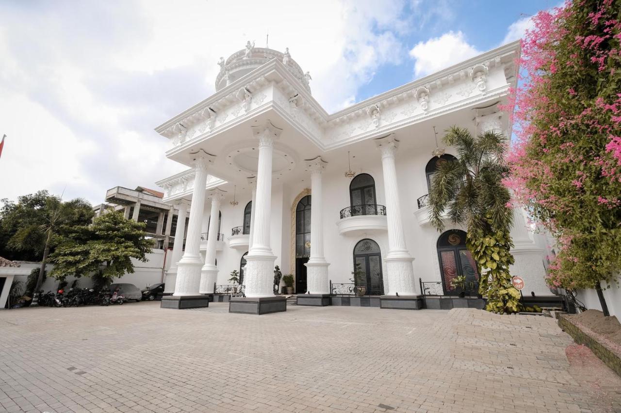 The Grand Palace Hotel Yogyakarta Dış mekan fotoğraf