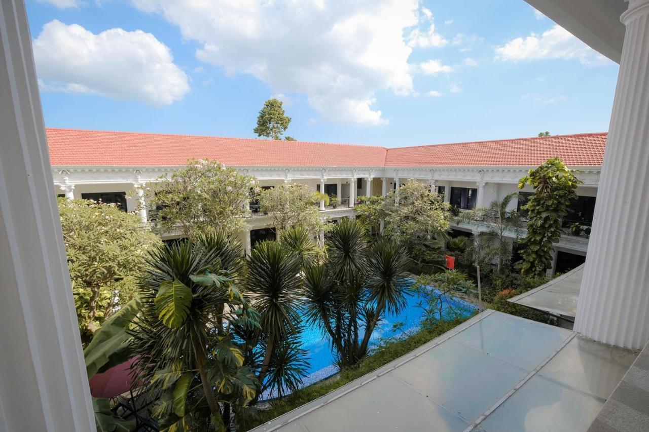 The Grand Palace Hotel Yogyakarta Dış mekan fotoğraf