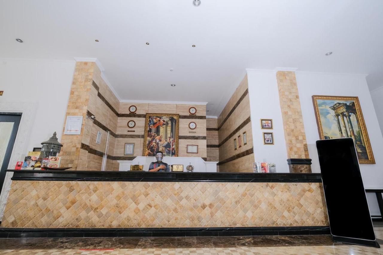 The Grand Palace Hotel Yogyakarta Dış mekan fotoğraf